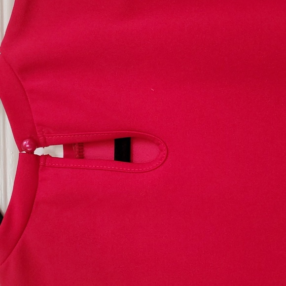 Blouse size medium. - Picture 5 of 7